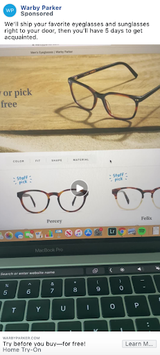 Exemple de preuve sociale et de témoignage de Warby Parker sur Facebook